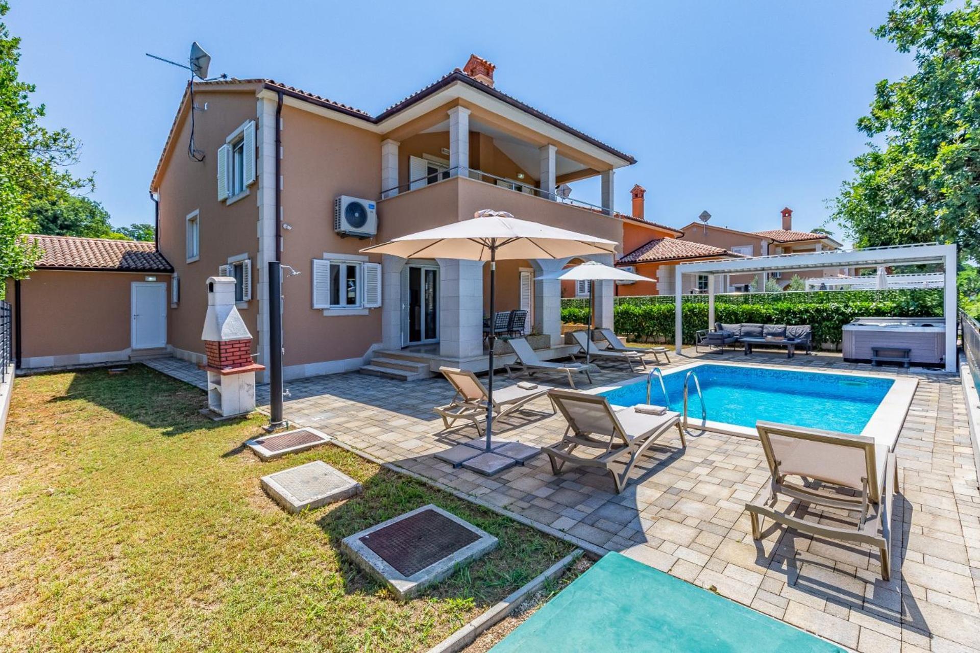 Villas Lotus With Pool And Jacuzzi Пула Экстерьер фото